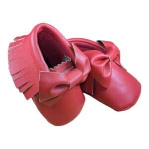 Mocasín con moño rojo